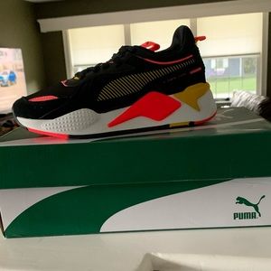 Brand new PUMA running sneakers